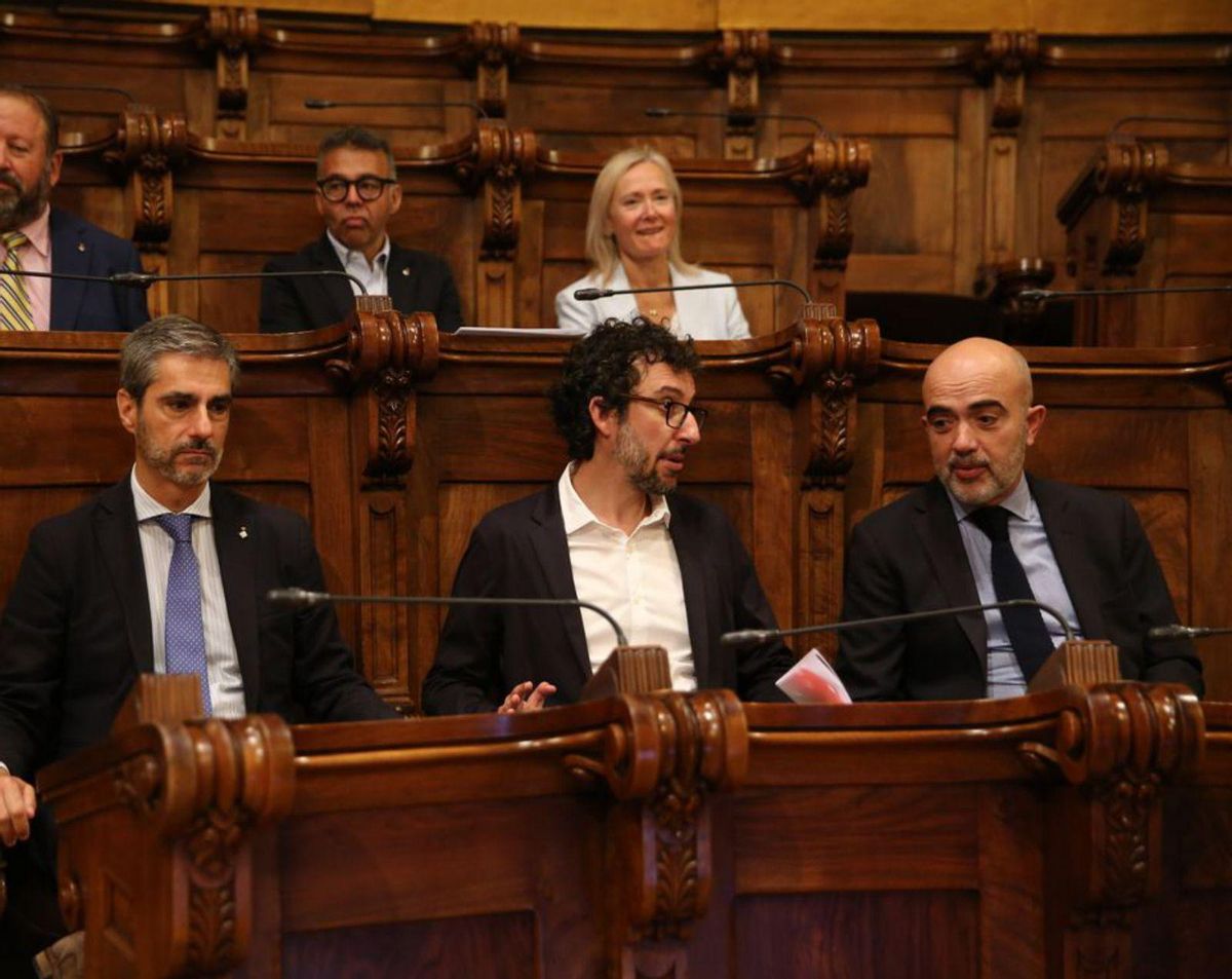 Sirera exigeix a Collboni més policia i menys impostos per donar-li suport Sirera exigeix a Collboni més policia i menys impostos per donar-li suport