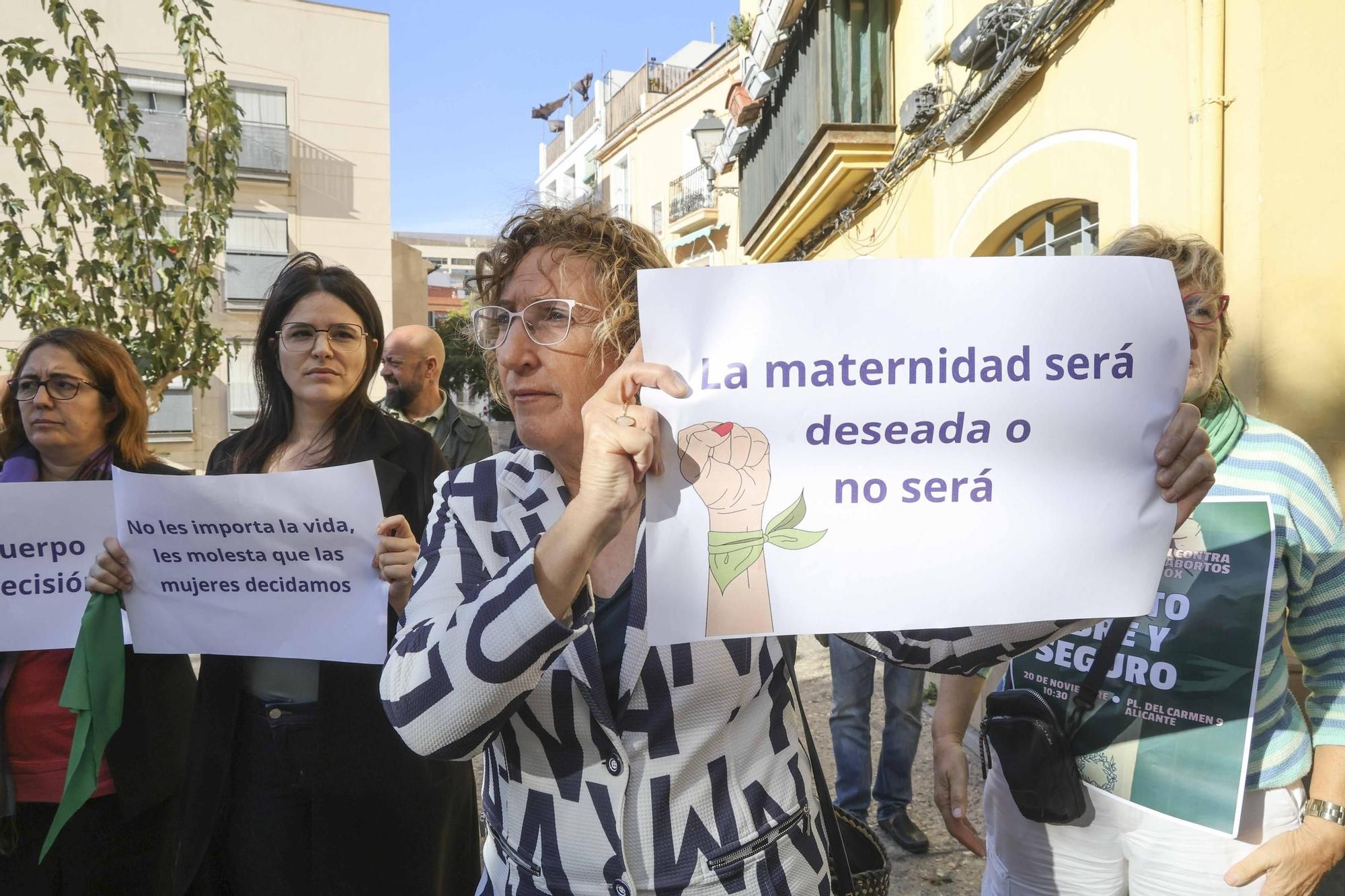 PP y Vox inauguran la polémica oficina "antiaborto" de Alicante entre críticas por "ilegal"