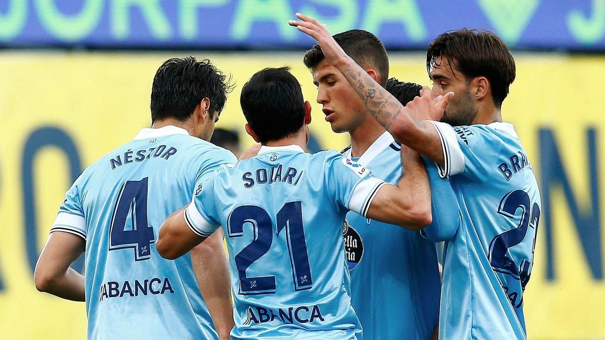 Los jugadores del Celta celebran uno de los goles ante el Villarreal.