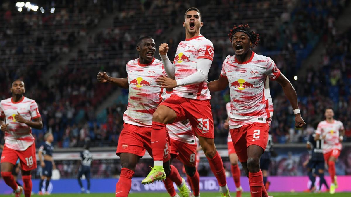 Los jugadores del Leipzig en la celebración del primer gol