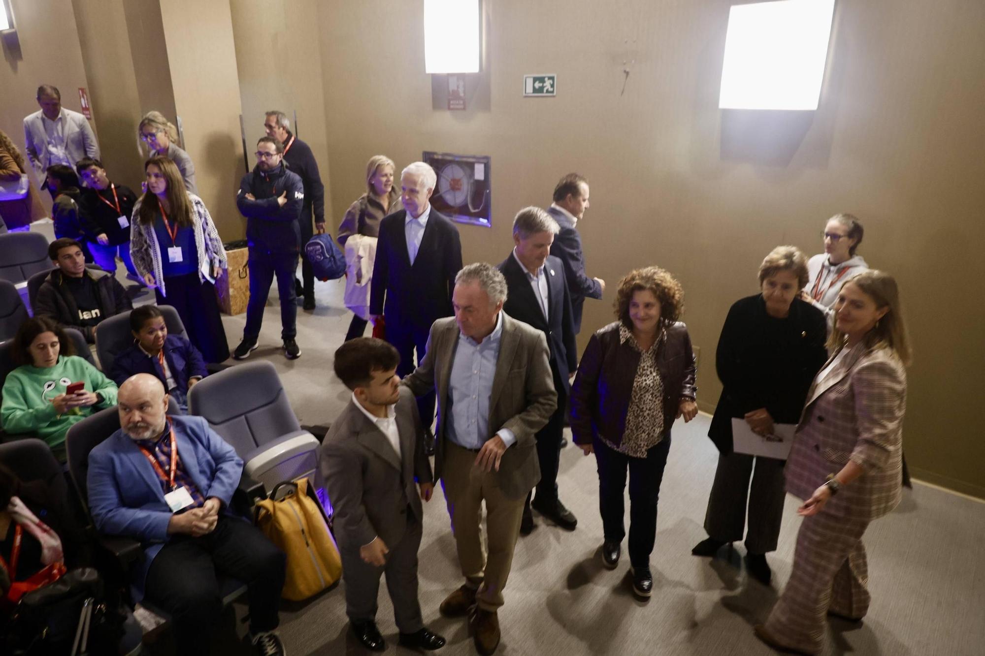 En imágenes: así fue el acto inaugural del congreso de acondroplasia de Alpe en Gijón