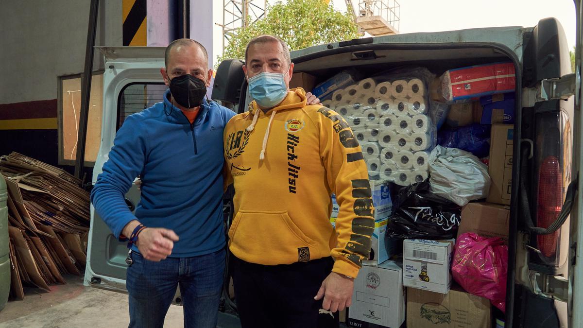 Chema Melchor y Miguel Ángel Pulido, ayer antes de iniciar su viaje.