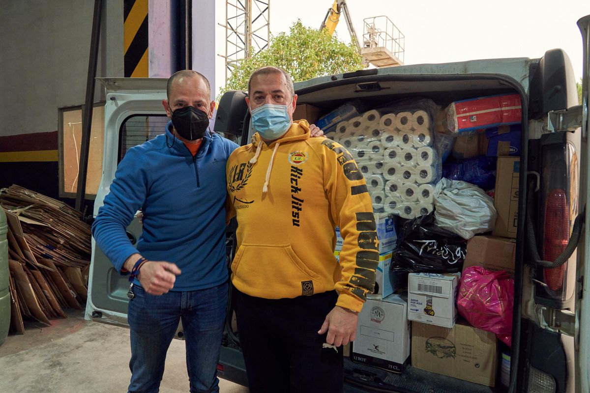 Chema Melchor y Miguel Ángel Pulido, ayer antes de iniciar su viaje.