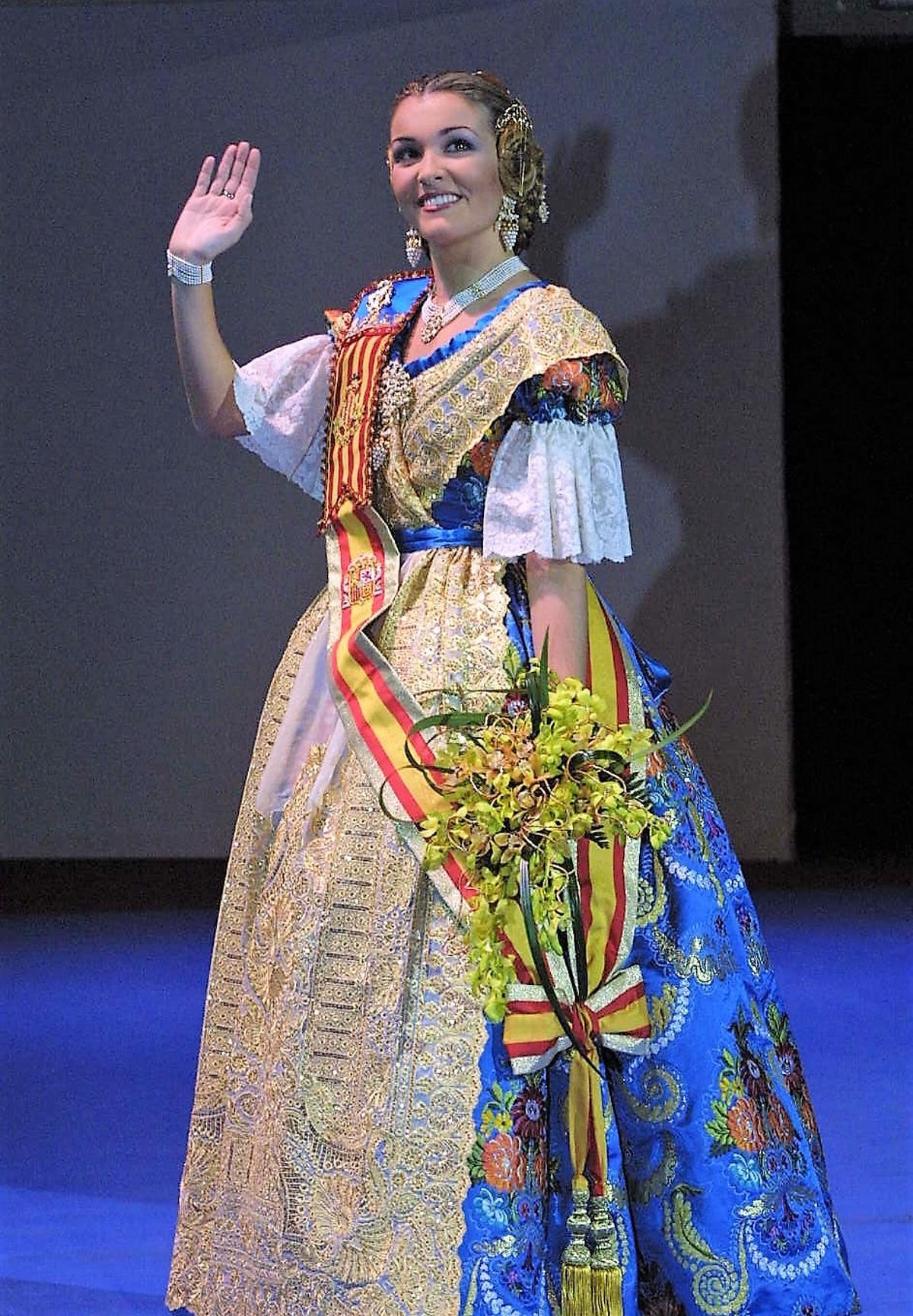 2001. Adriana Polo. Azul Ultramar