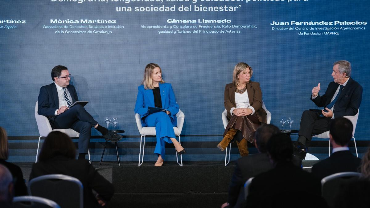 Por la izquierda, Gonzalo Martínez Peón, Mónica Martínez, Gimena Llamedo y Juan Fernández, durante la mesa redonda