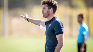 Oficial: Adrián Esteve deja de ser entrenador del Atlético Levante