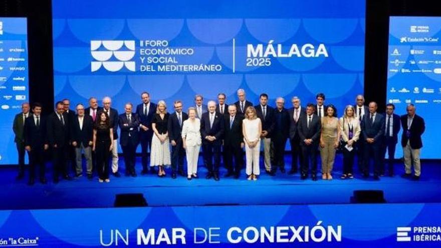 El Vicesecretario general Institucional del Partido Popular, Esteban González Pons, la secretaria general del PP, Cuca Gamarra, el presidente del PP, Alberto Núñez Feijóo.