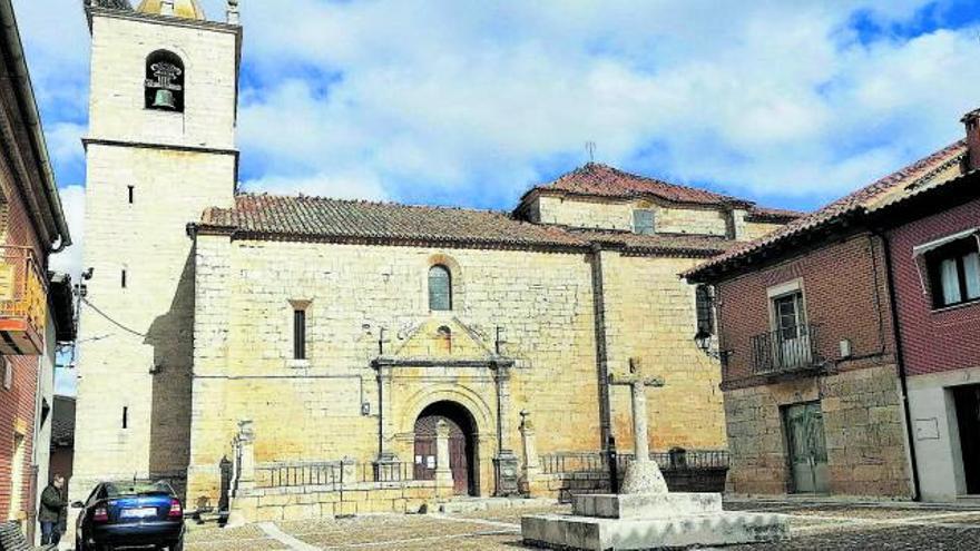 Iglesia de San Juan Bautista, enclavada en la Plaza Mayor de Tagarabuena. | M. J. C.