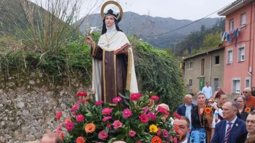 Solemnidad por Santa Teresa en el barrio de La Nogalera de Nueva