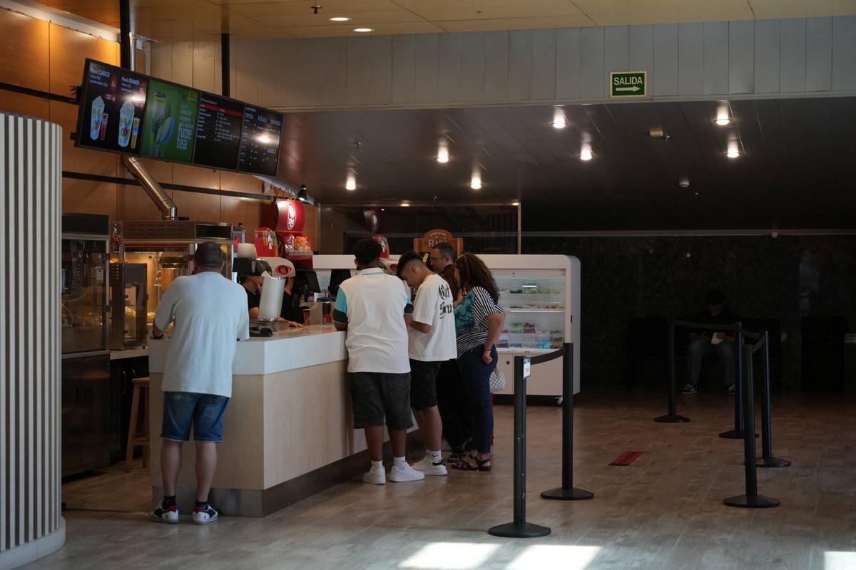 Imágenes del último día del Cine Conquistadores de Badajoz