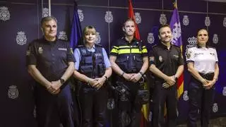 La Policía Nacional anuncia la creación de un nuevo servicio en Palma y despide a la patrulla mitxa: "No solo actúan preventiva o reactivamente, sino que también ofrecen auxilio y atención"