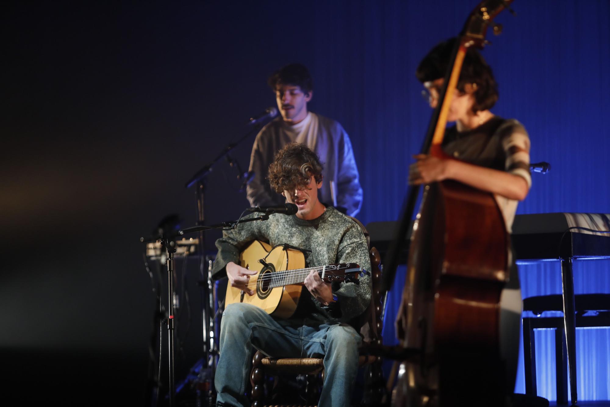 En imágenes: “Guitarricadelafuente” en concierto en la Laboral