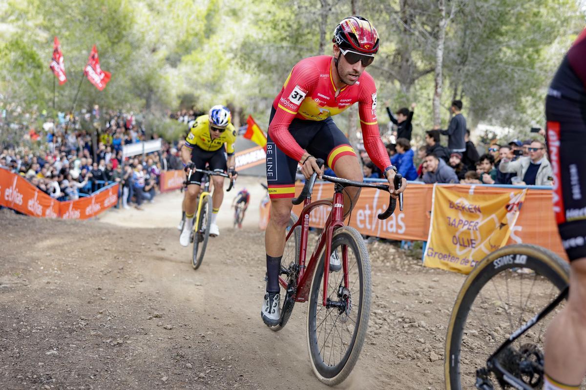 Felipe Orts (La Vila Joiosa-Neteo) pudo lucirse ante su público en la Copa del Mundo de Ciclocross UCI - Benidorm Costa Blanca 2024: 8º.