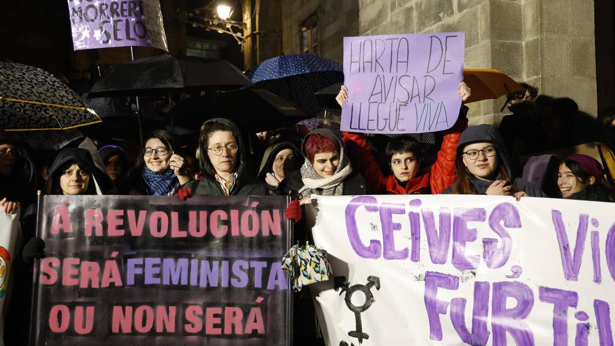 Un grupo de mujeres en la manifestación del 8-M en Santiago