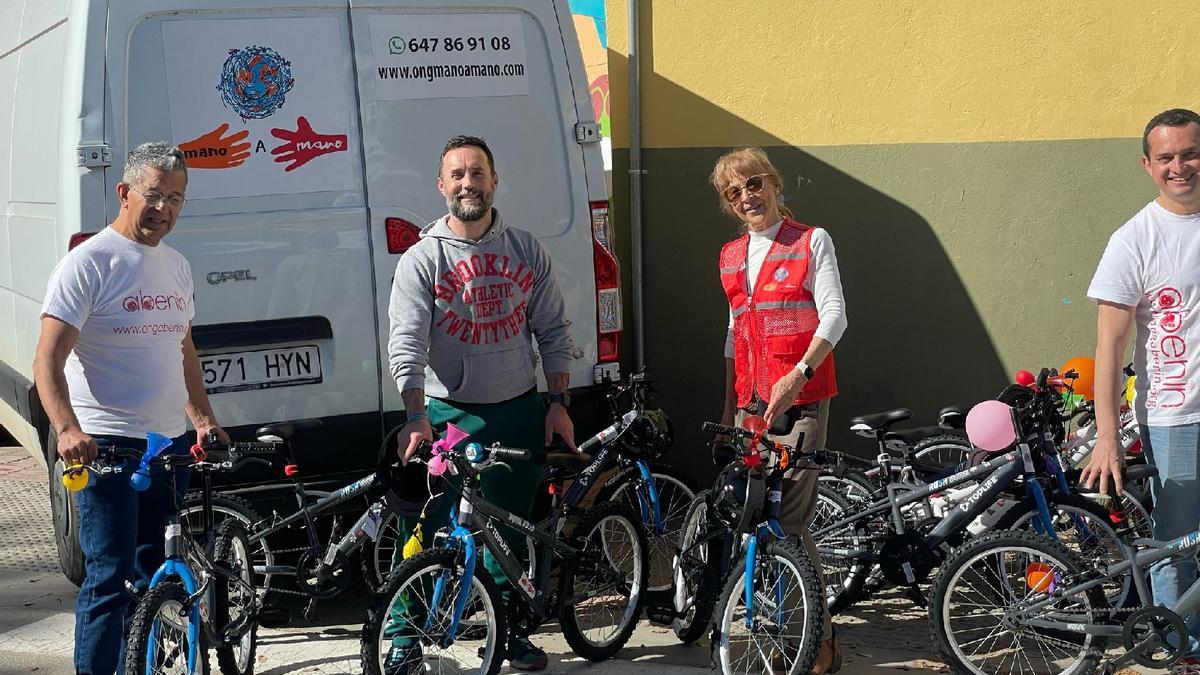 Donación de bicicletas desde Madrid para el colegio Platero y Yo de Aldaia.