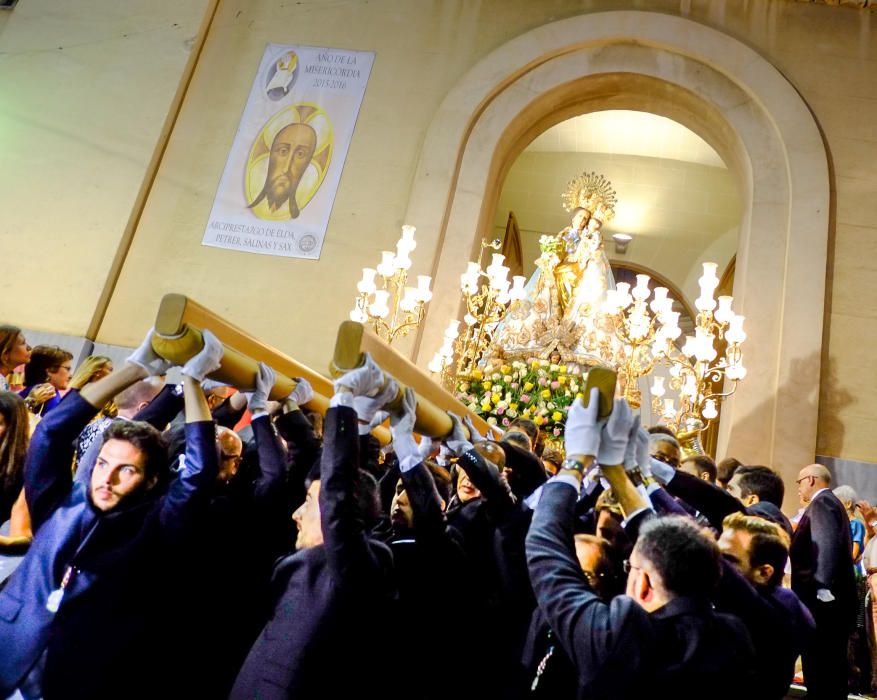 Procesión de la Virgen de la Salud en Elda