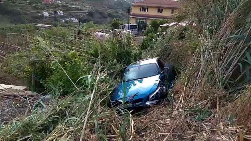 Coche accidentado en Utiaca