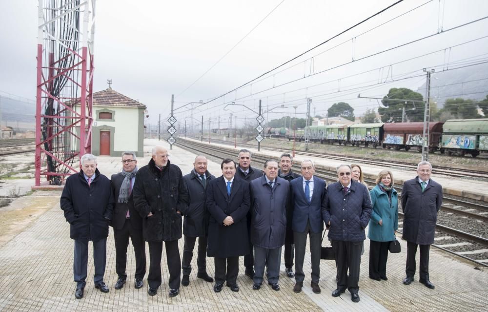 Reunión de AVE en Sax para reivindicar el corredor mediterráneo