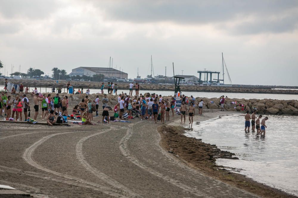 Madrugón festivo y atlético en Santa Pola