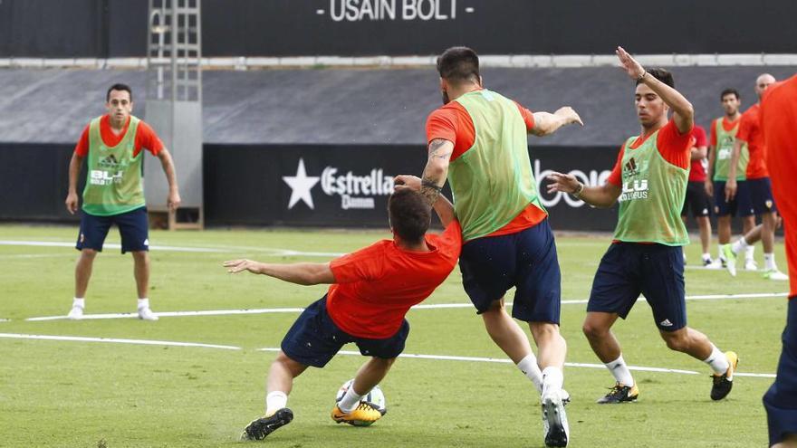 Marcelino debuta en Paterna con Lato y sin Santos