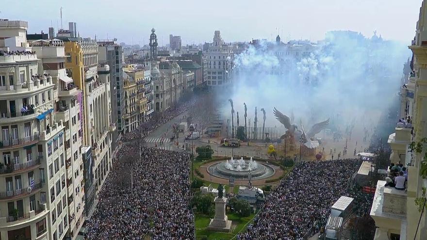 Pirotecnia Valenciana ensordece la plaza con 250 kilos de pólvora