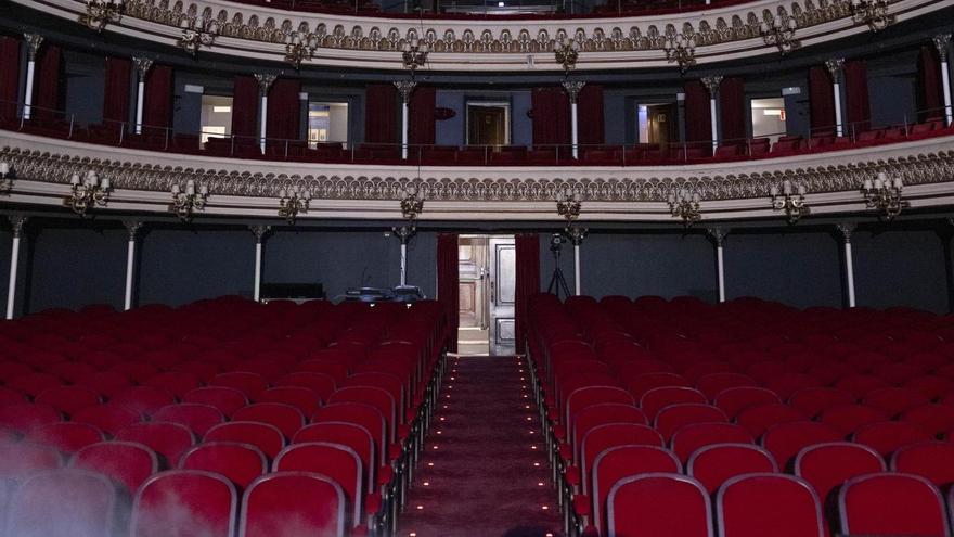El Teatro Principal de Zaragoza con las luces apagadas