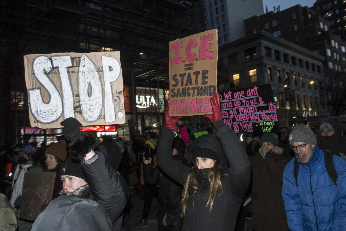 Imagen de protestas en Nueva York contra la muerte de Alex Pretti a manos del ICE