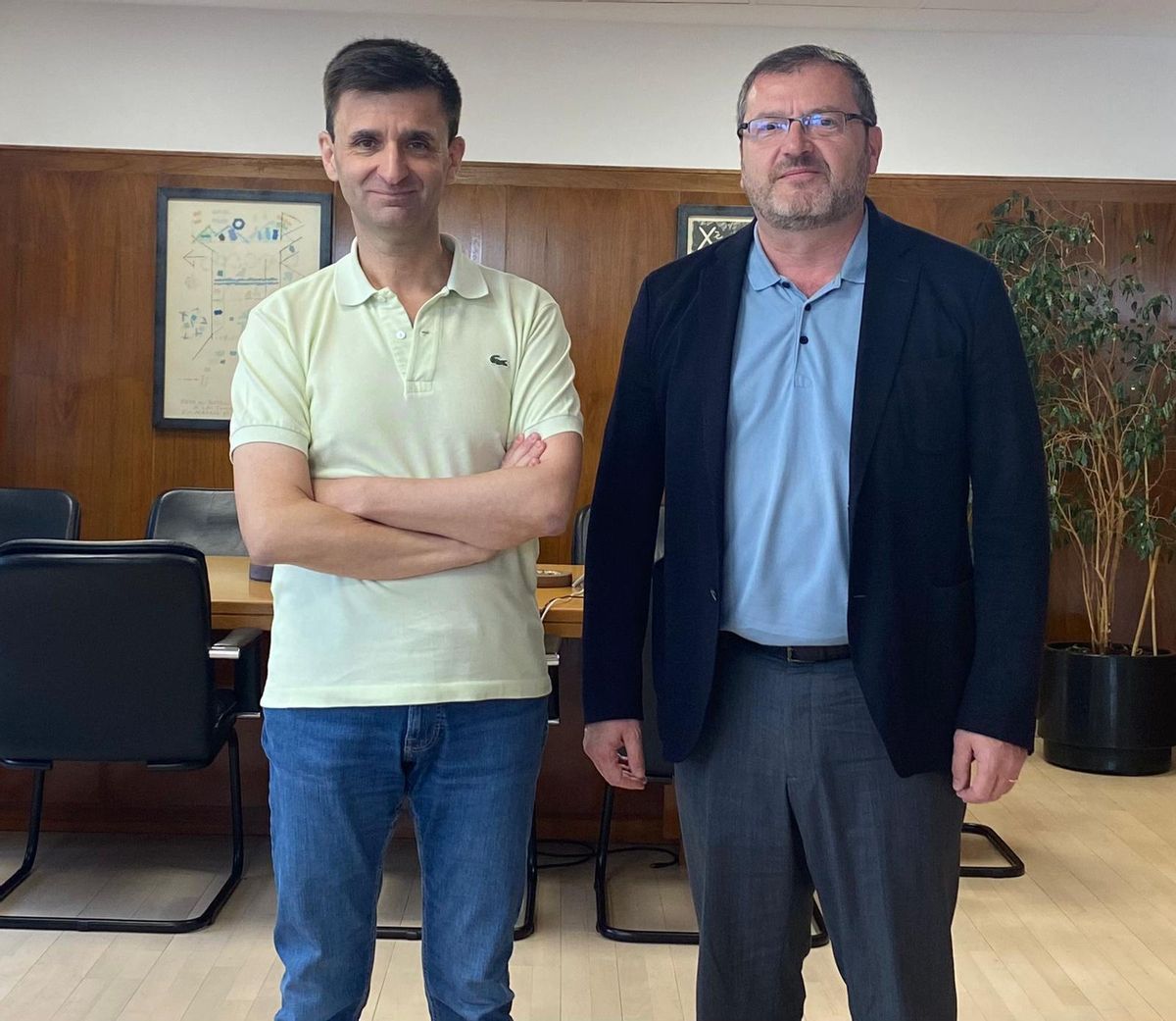 Los presidentes de RTVE y la OCB, tras la reunión.