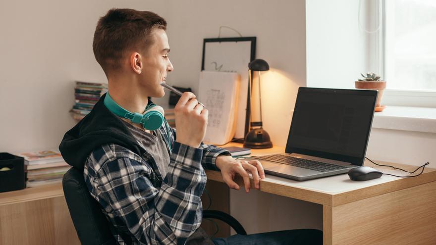 Mi hijo lo deja todo para después... ¿Cómo enseñarle a no procrastinar?