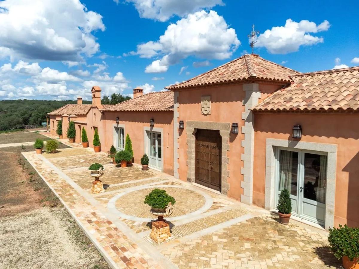 Fachada de la casa señorial.