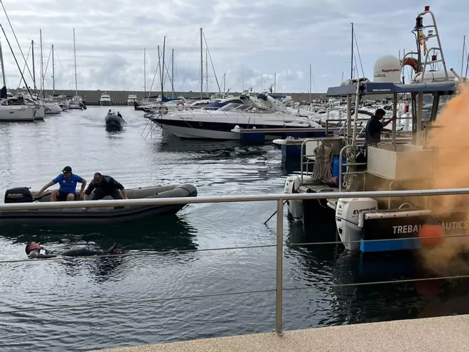 Les imatges del simulacre al port Marina de Palamós