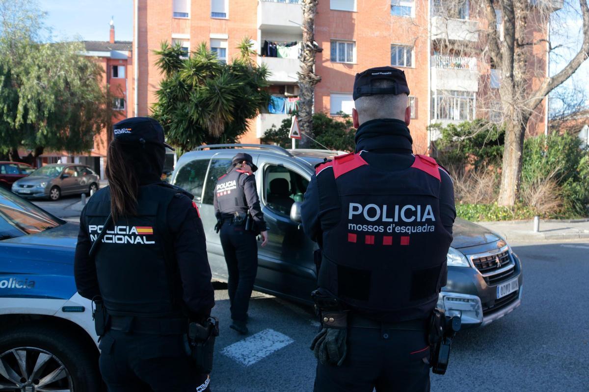 Mossos d'Esquadra durante el dispositivo policial Kanpai de este pasado sábado en Reus.
