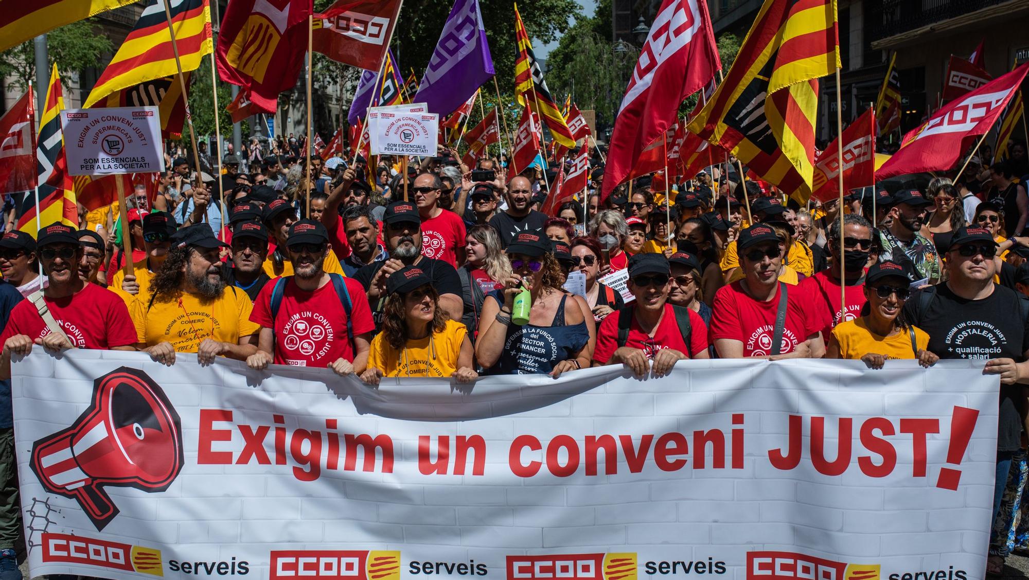 Protesta trabajadores de servicios en Barcelona