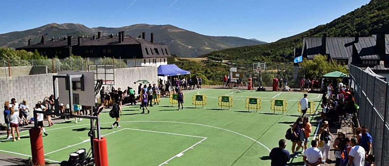 El torneo de baloncesto organizado este verano en Valgrande.