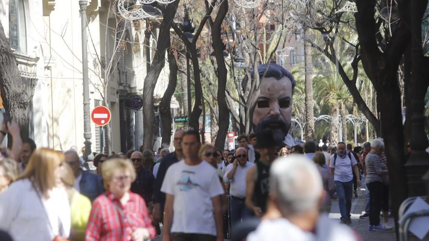 El ambiente fallero y el calor, protagonistas este domingo en València