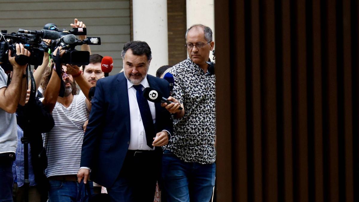 El abogado de Carlos Mazón acude al juzgado de Catarroja.