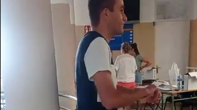 La 'moda' de romper el voto en el colegio electoral llega a Canarias