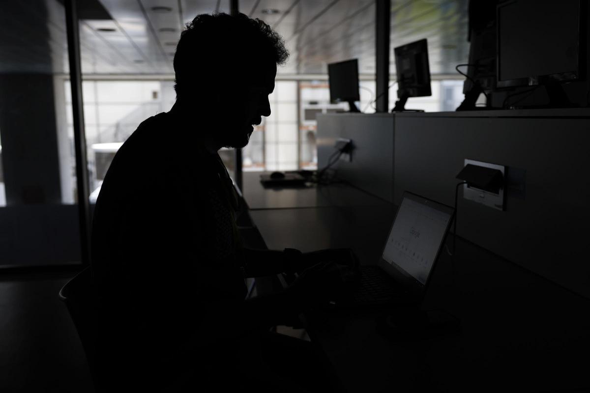 Si tu empresa ha recortado tu nómina por no haber trabajado durante el apagón, tienes derecho a reclamar la devolución de ese dinero.