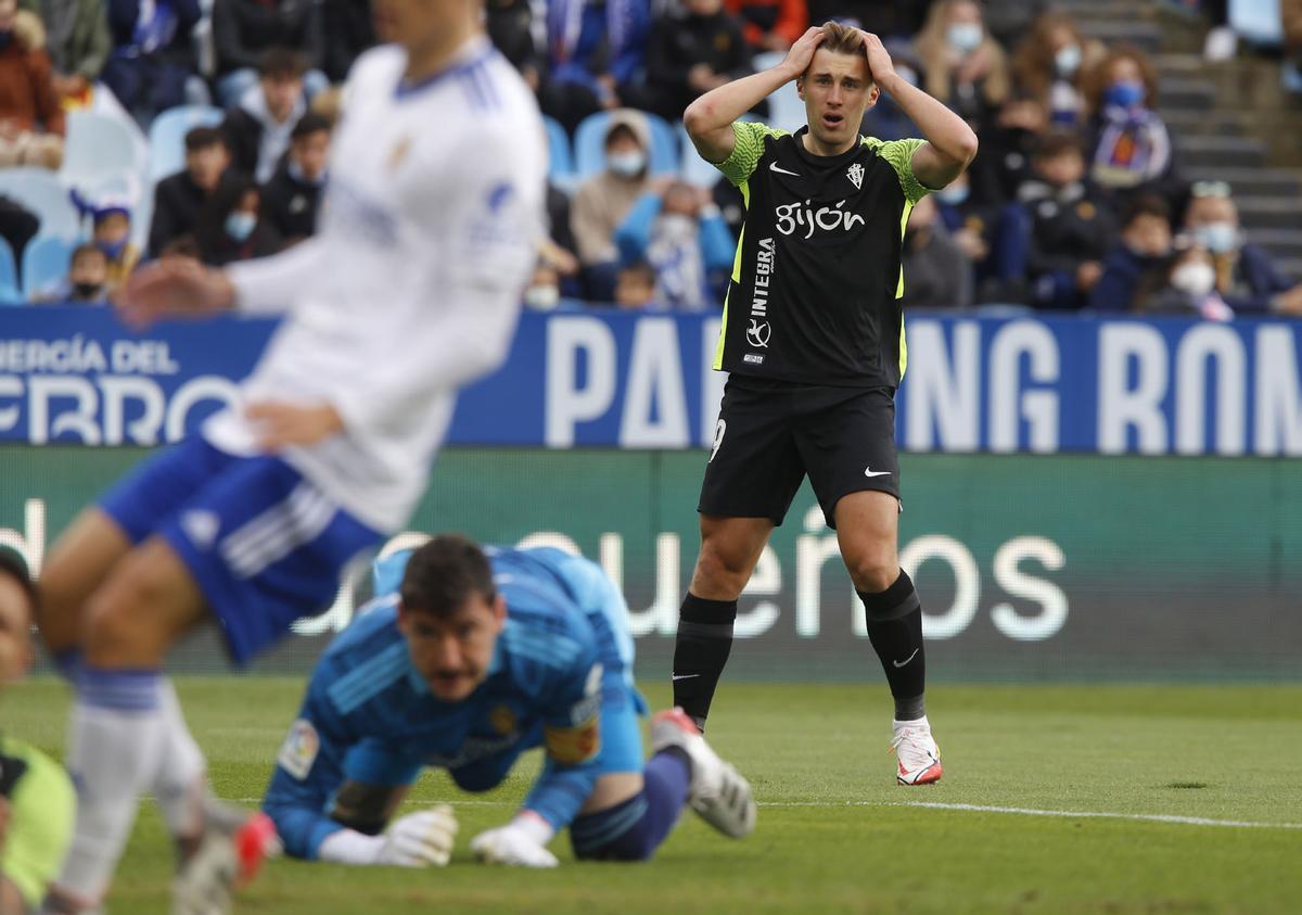 En imágenes: así fue la derrota del Sporting en La Romareda En imágenes: así fue la derrota del Sporting en La Romareda