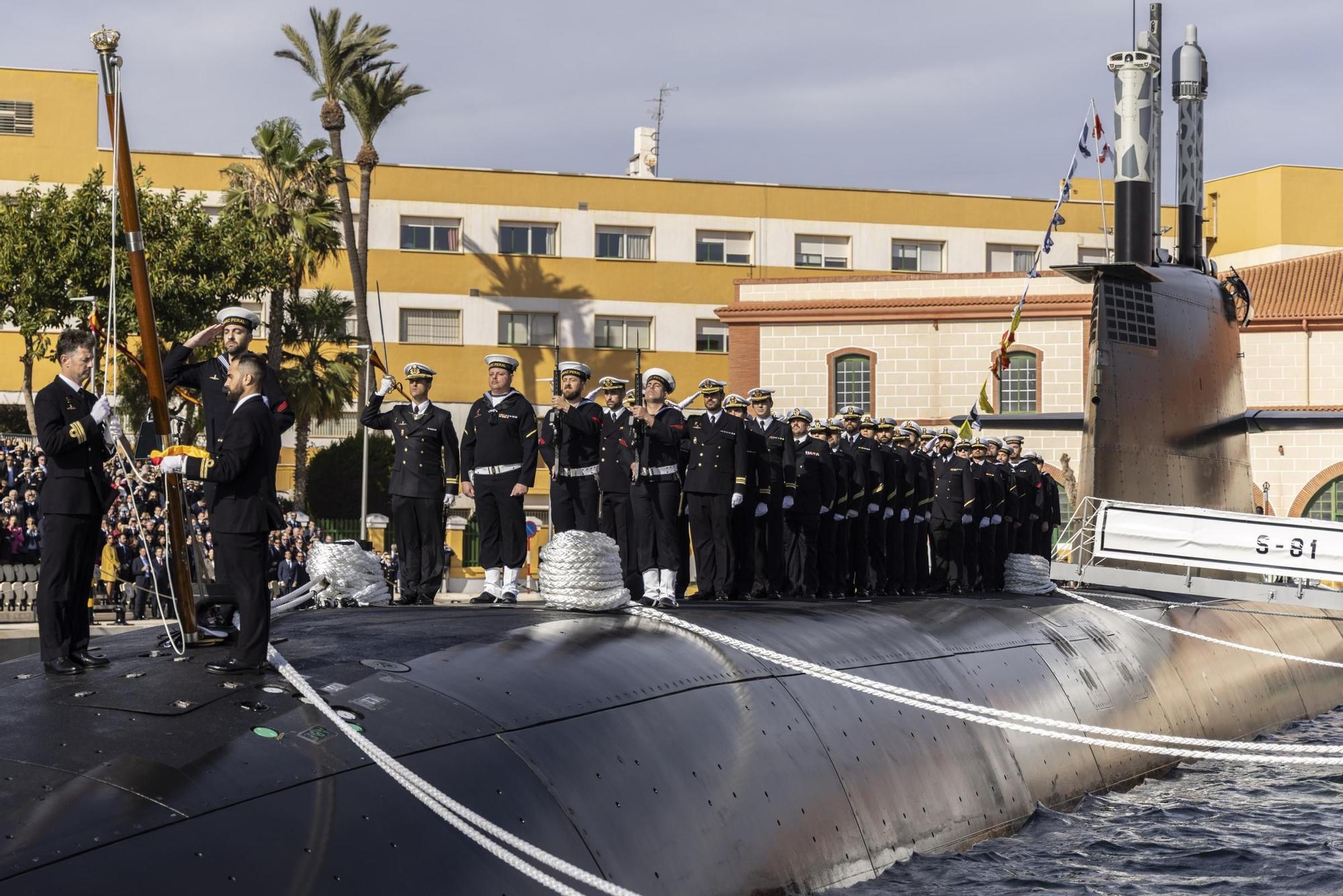 FOTOS: La Armada recibe el submarino S-81 de manos de Navantia