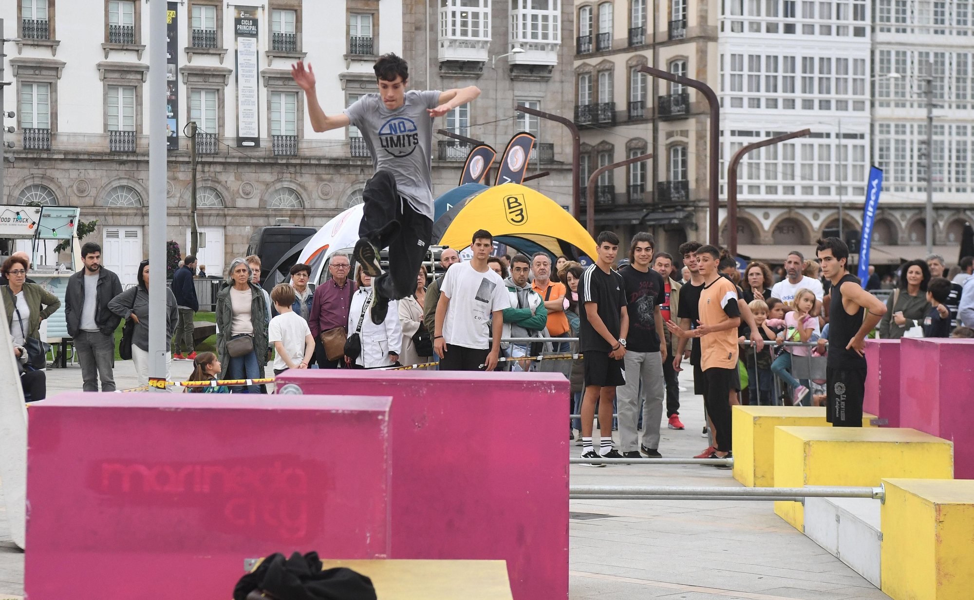 Montaje de Street Games A Coruña en O Parrote y la Marina