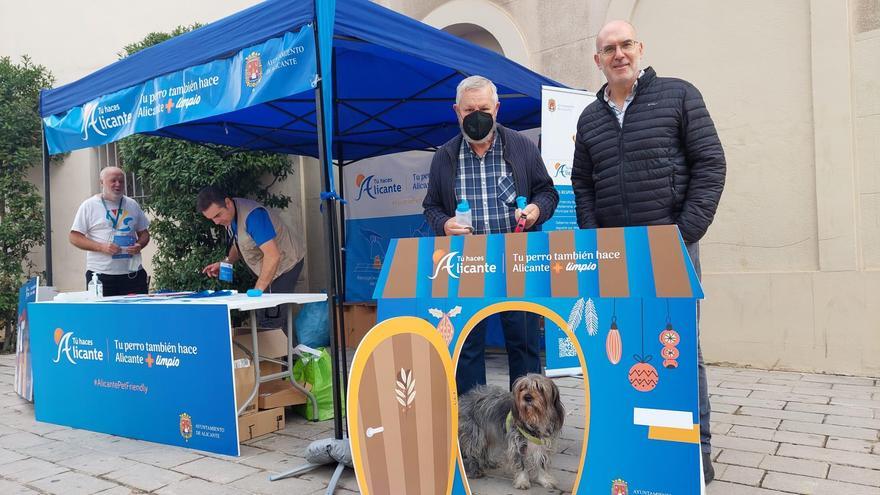 Limpieza y UTE Alicante arrancan una campaña de seis días para concienciar sobre la tenencia de mascotas