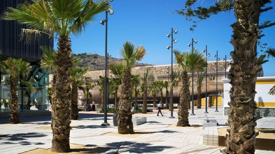 El interior del submarino Tonina será visitable cuando se exponga en la plaza del CIM de Cartagena