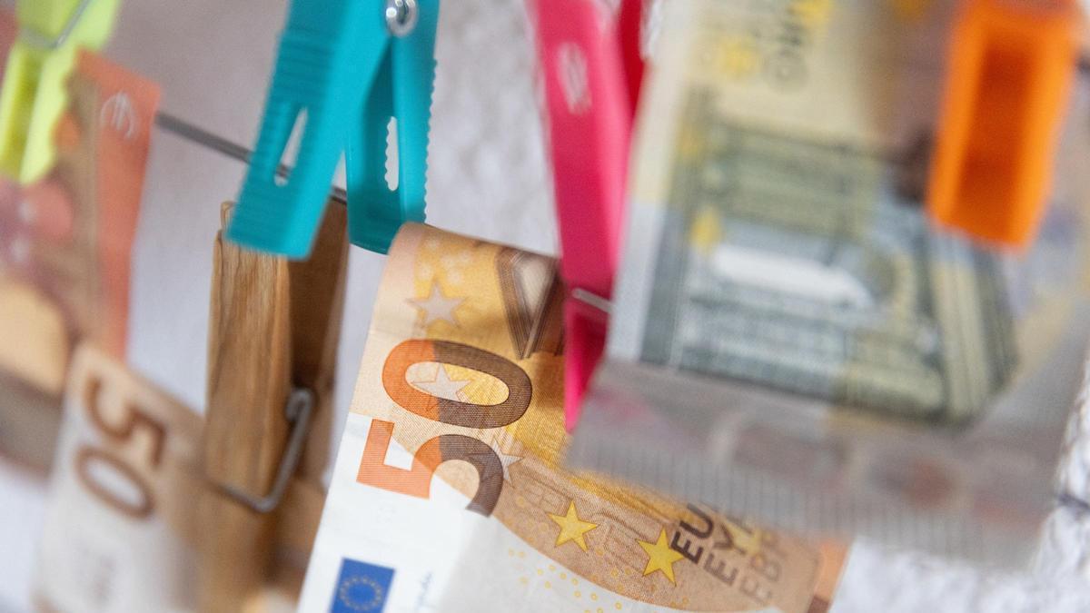 Nuestras vidas, en manos del 'pentágono económico' Nuestras vidas, en manos del 'pentágono económico'