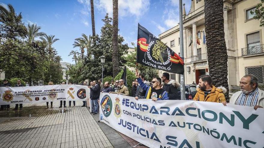 Jusapol denuncia en Badajoz la ausencia de avances en la equiparación de salarios