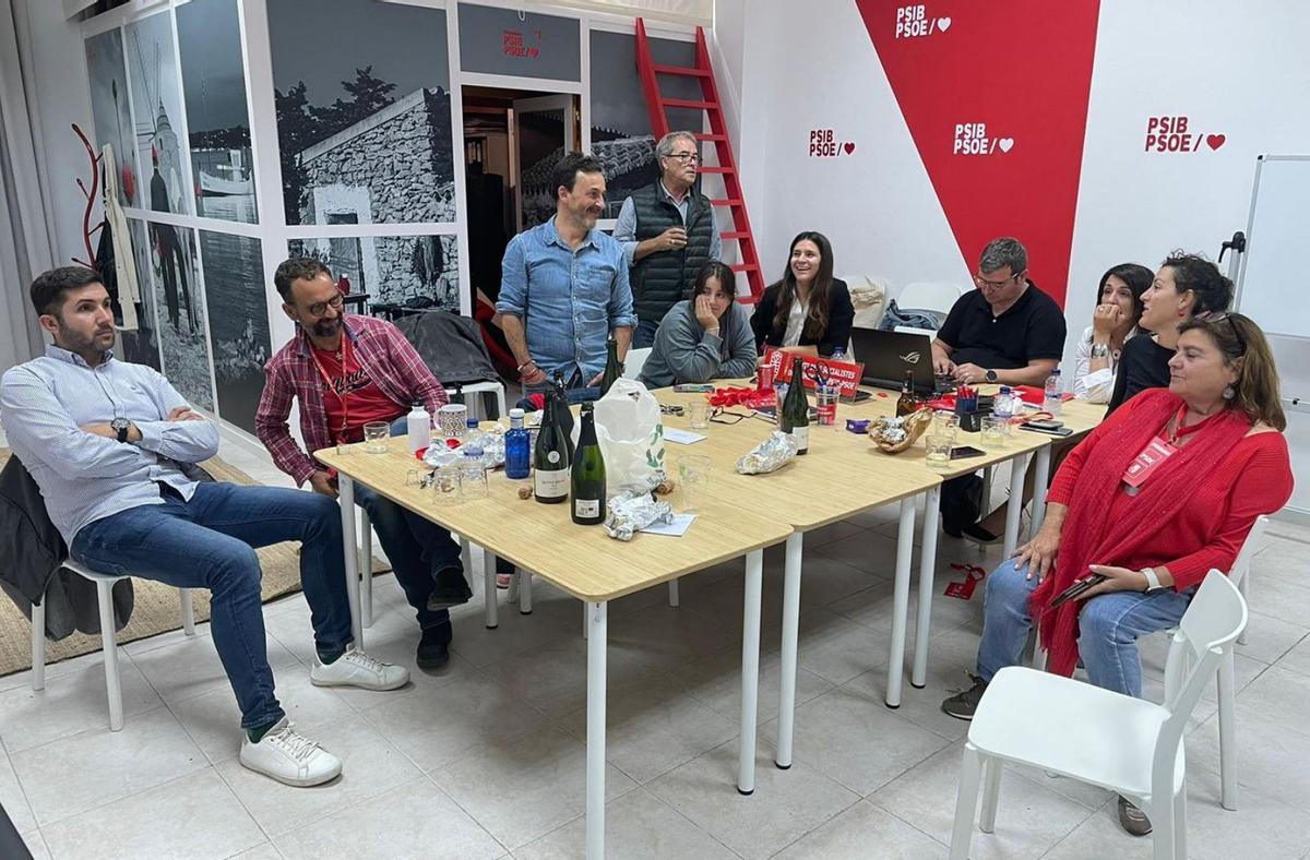 Silvia Tur junto a Alex Figueiras y Rafa González.