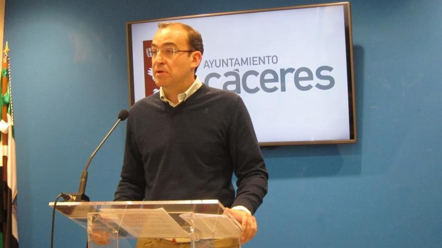 Cáceres recrimina a la Junta que haya &quot;dado alas&quot; al proyecto de la mina de litio