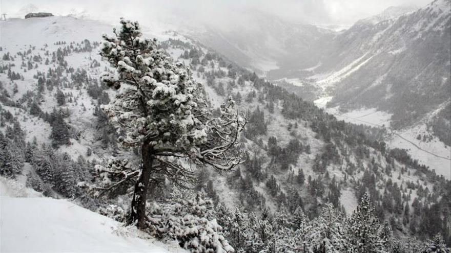 Dos esquiadores muertos y uno grave en un alud en el Valle de Aran