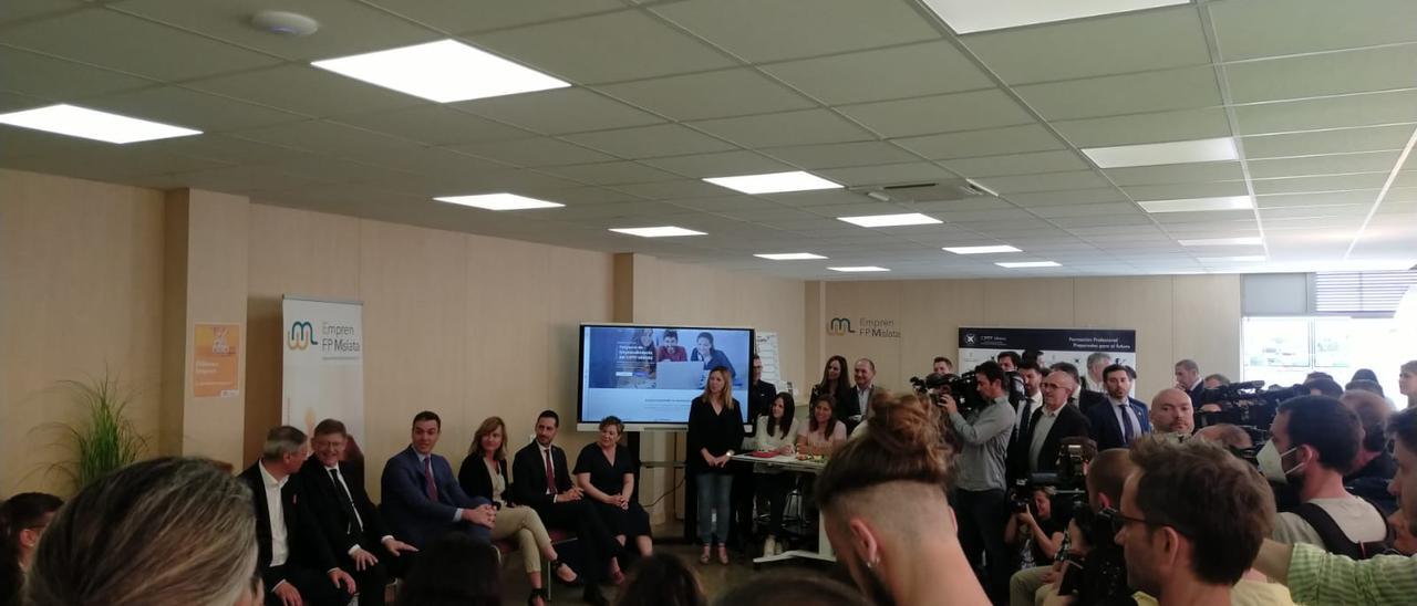 El presidente del Gobierno, Pedro Sánchez, visita el instituto de FP de Mislata.