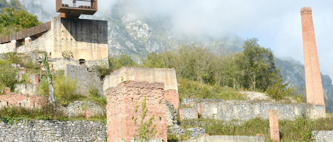 Antiguas minas de cobre y cobalto del Aramo.